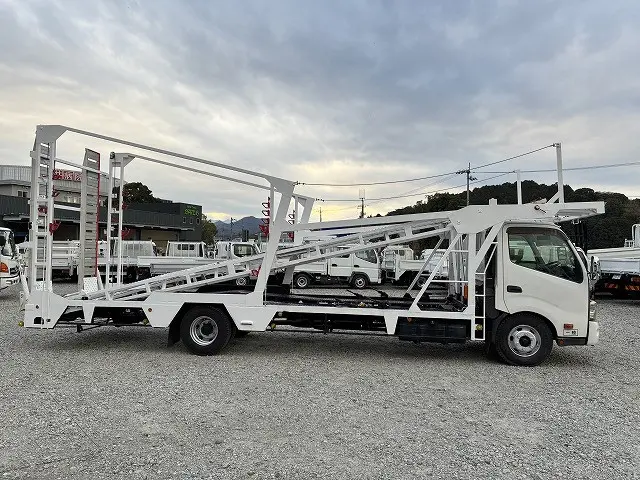 トヨタ ダイナ SDG-XZU720(2WD)の写真5