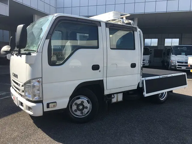 いすゞ エルフ 2RG-NJR88A(2WD)の写真9