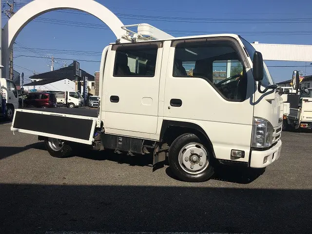 いすゞ エルフ 2RG-NJR88A(2WD)の写真10