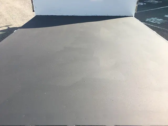 いすゞ エルフ 2RG-NJR88A(2WD)の写真16