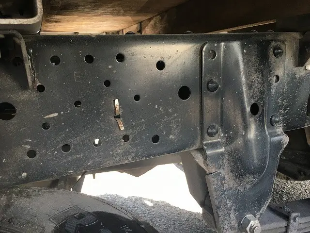 いすゞ エルフ 2RG-NJR88A(2WD)の写真25