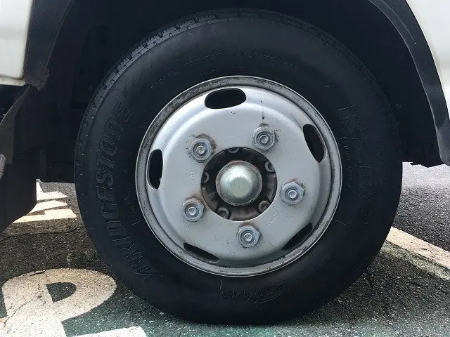 いすゞ エルフ 2RG-NJR88A(2WD)の写真36