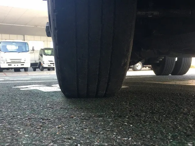 いすゞ エルフ 2RG-NJR88A(2WD)の写真40