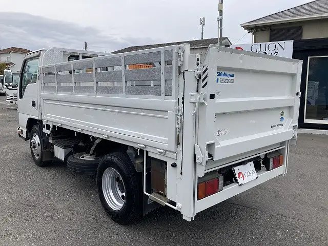 いすゞ エルフ TRG-NKR85A(2WD)の写真6