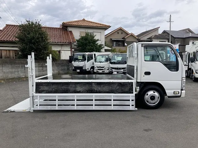 いすゞ エルフ TRG-NKR85A(2WD)の写真12