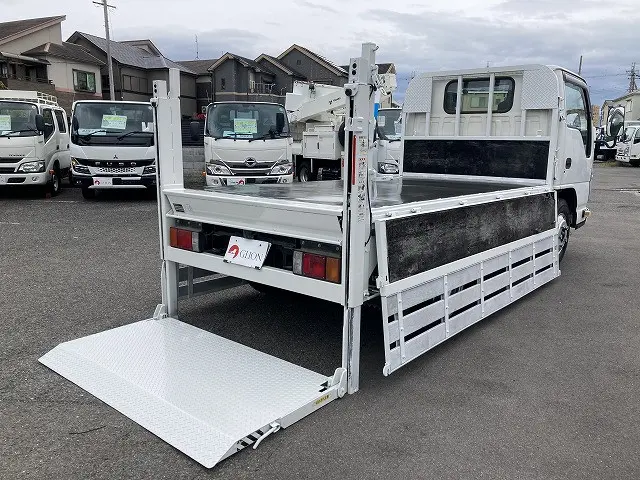 いすゞ エルフ TRG-NKR85A(2WD)の写真15