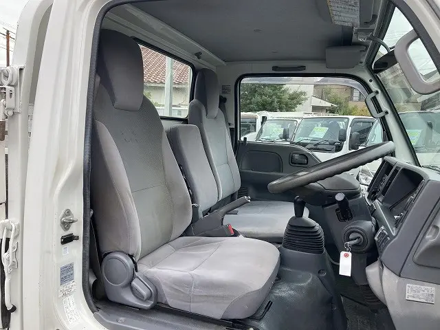 いすゞ エルフ TRG-NKR85A(2WD)の写真33