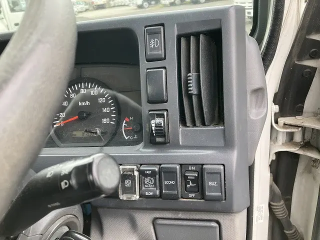 いすゞ エルフ TRG-NKR85A(2WD)の写真38