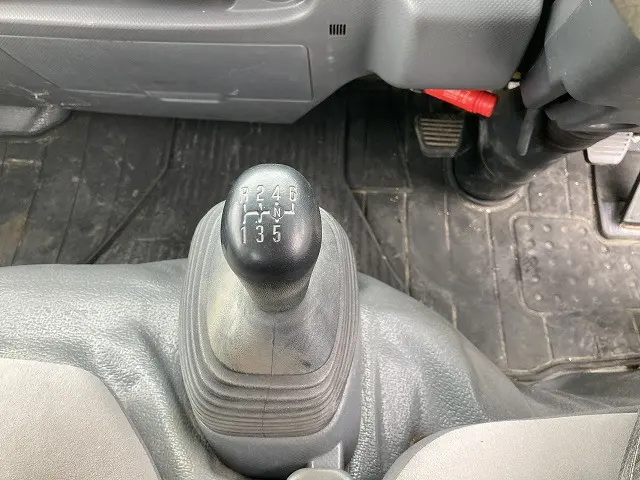 いすゞ エルフ TRG-NKR85A(2WD)の写真41