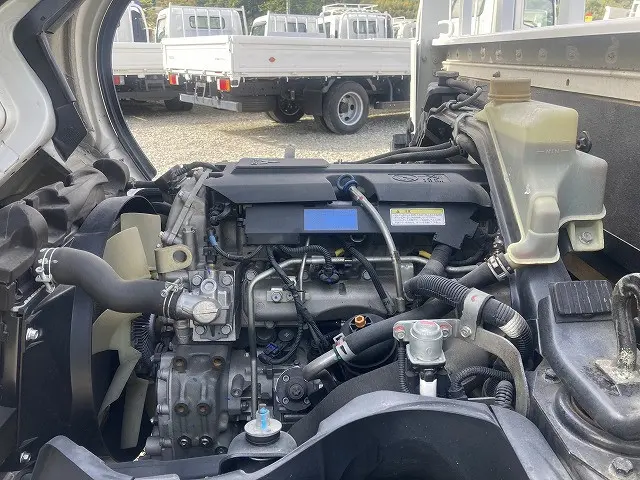 三菱 キャンター TPG-FEA50(2WD)の写真17