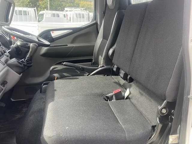 三菱 キャンター TPG-FEA50(2WD)の写真23