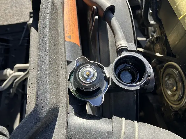 いすゞ エルフ BKG-NJR85A(2WD)の写真19