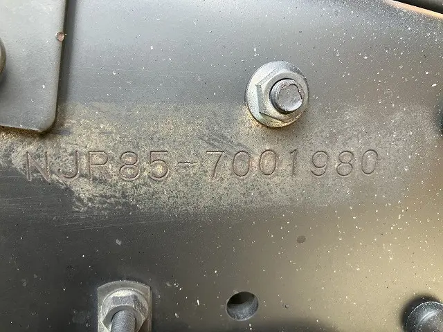 いすゞ エルフ BKG-NJR85A(2WD)の写真20