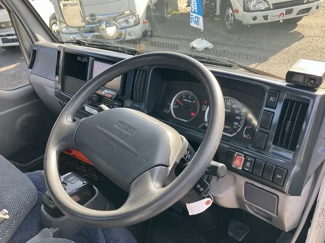 いすゞ エルフ BKG-NJR85A(2WD)の写真36