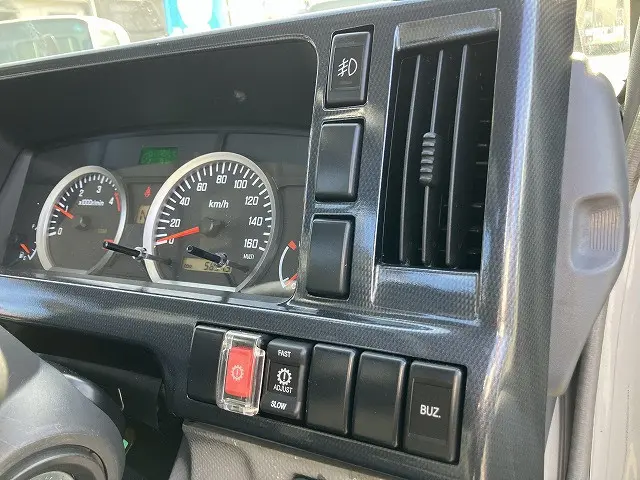 いすゞ エルフ BKG-NJR85A(2WD)の写真37