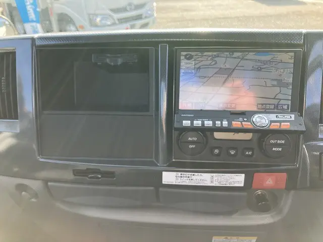 いすゞ エルフ BKG-NJR85A(2WD)の写真39