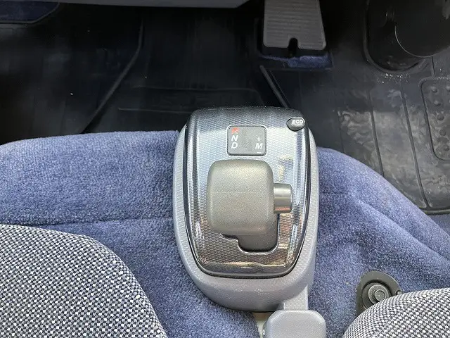 いすゞ エルフ BKG-NJR85A(2WD)の写真42