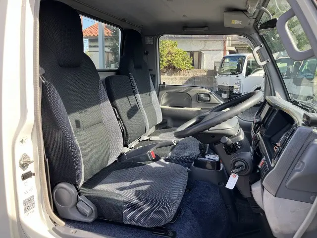 いすゞ エルフ BKG-NJR85A(2WD)の写真44