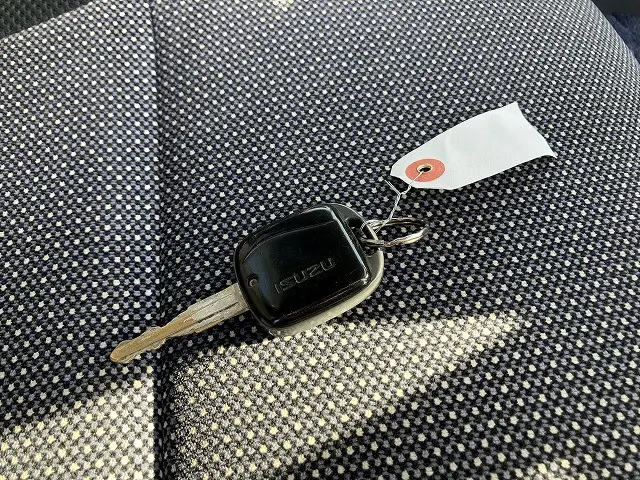 いすゞ エルフ BKG-NJR85A(2WD)の写真48