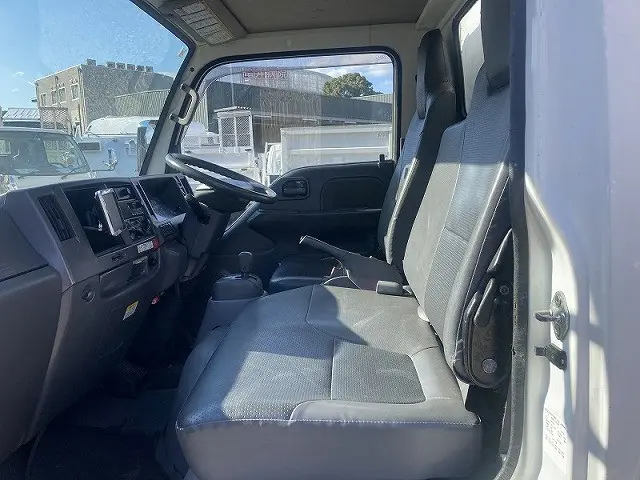 いすゞ エルフ BKG-NHR85AN(2WD)の写真17