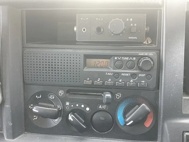 いすゞ エルフ BKG-NHR85AN(2WD)の写真22