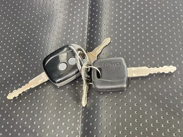 いすゞ エルフ BKG-NHR85AN(2WD)の写真27