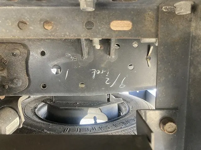 いすゞ エルフ BKG-NHR85AN(2WD)の写真38