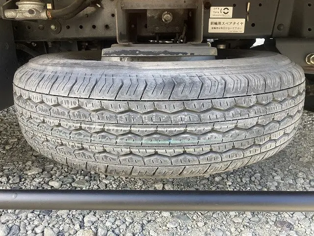 いすゞ エルフ BKG-NHR85AN(2WD)の写真43