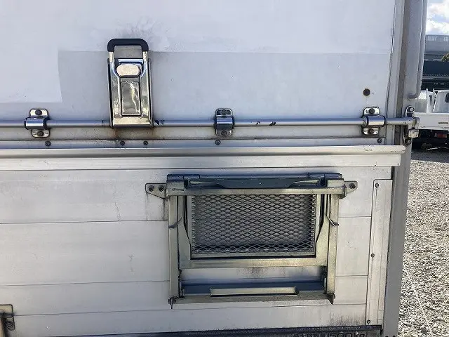 いすゞ エルフ BKG-NHR85AN(2WD)の写真46