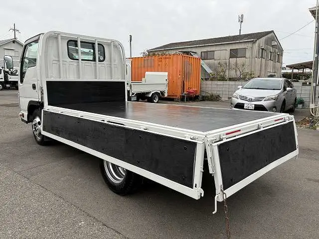 いすゞ エルフ TPG-NJR85A(2WD)の写真13