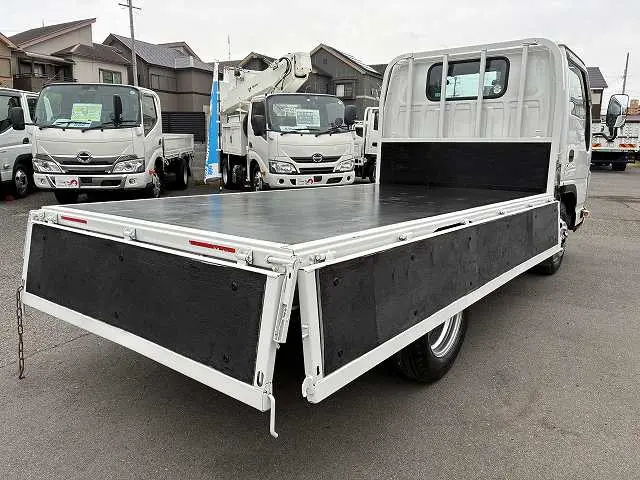 いすゞ エルフ TPG-NJR85A(2WD)の写真15