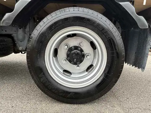 いすゞ エルフ TPG-NJR85A(2WD)の写真28