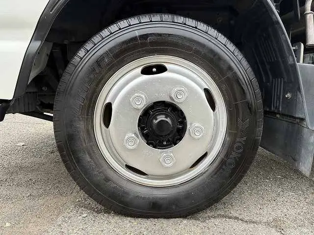 いすゞ エルフ TPG-NJR85A(2WD)の写真30