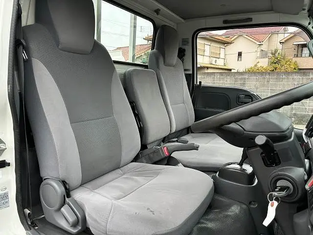 いすゞ エルフ TPG-NJR85A(2WD)の写真37