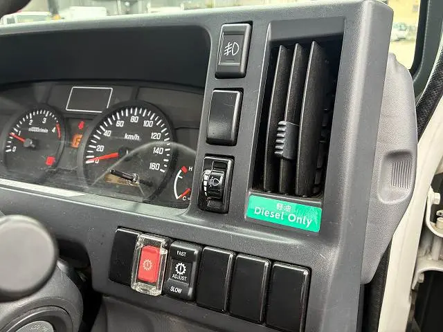 いすゞ エルフ TPG-NJR85A(2WD)の写真39
