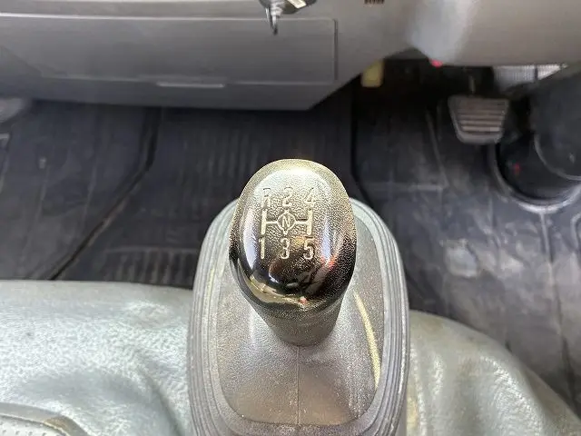 いすゞ エルフ TKG-NJR85A(2WD)の写真45