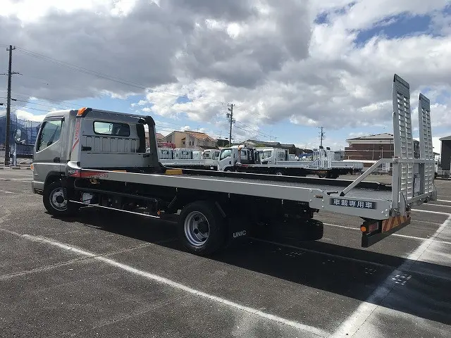三菱 キャンター 2PG-FEB80(2WD)の写真4