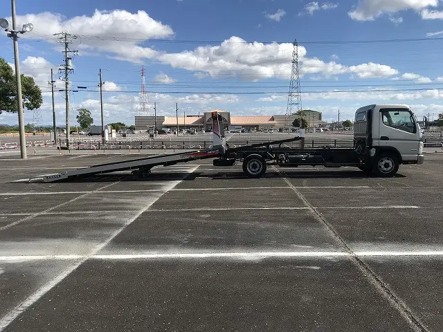 三菱 キャンター 2PG-FEB80(2WD)の写真15