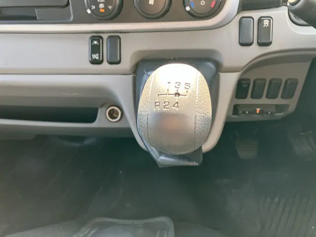 三菱 キャンター 2RG-FBA20(2WD)の写真37