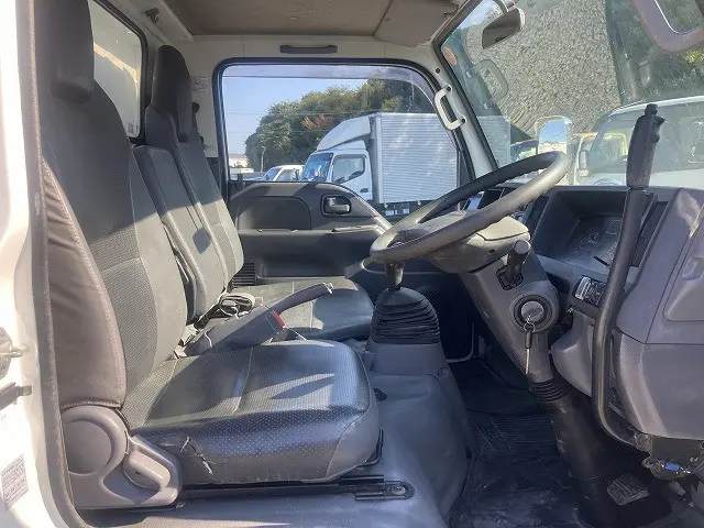 いすゞ エルフ TPG-NKR85AD(2WD)の写真25