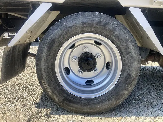 いすゞ エルフ TPG-NKR85AD(2WD)の写真38