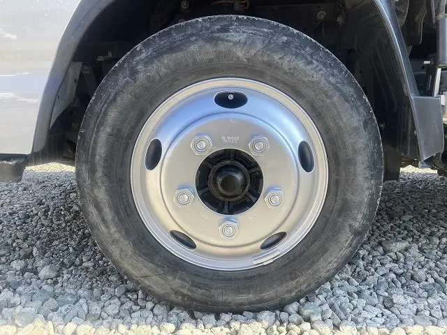 いすゞ エルフ TPG-NKR85AD(2WD)の写真43