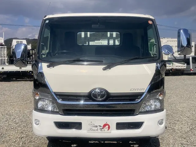 トヨタ ダイナ TKG-XZU730(2WD)の写真2