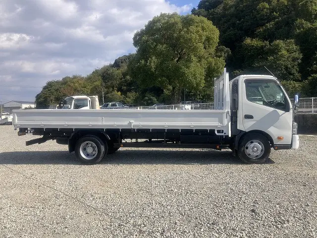 トヨタ ダイナ TKG-XZU730(2WD)の写真5