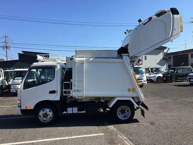 日野 デュトロ 2RG-XZU605X(2WD)の写真9