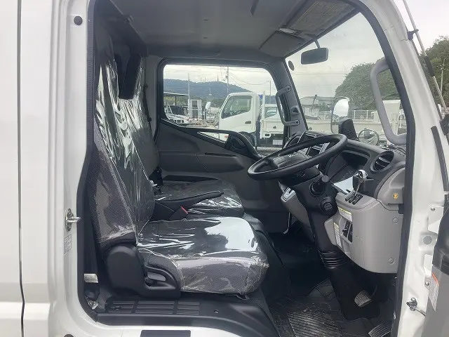 三菱 キャンター 2TG-FBA00(2WD)の写真37