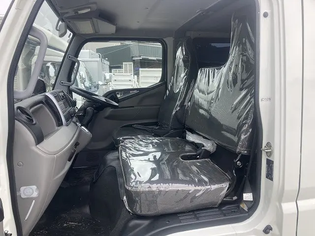 三菱 キャンター 2TG-FBA00(2WD)の写真42