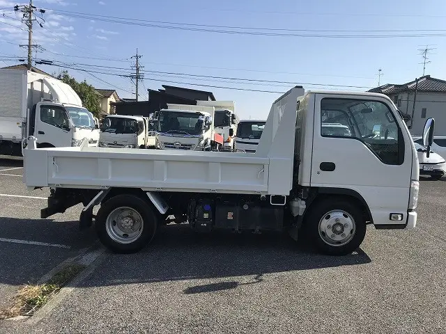いすゞ エルフ 2RG-NKR88AD(2WD)の写真16