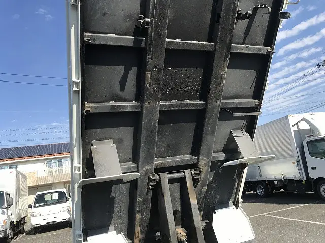 いすゞ エルフ 2RG-NKR88AD(2WD)の写真40