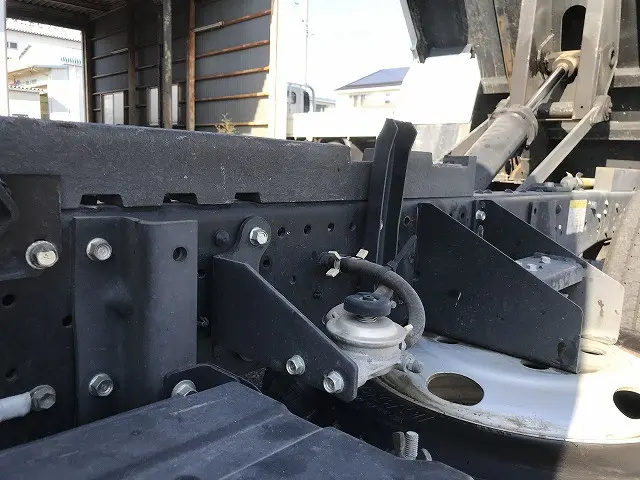 いすゞ エルフ 2RG-NKR88AD(2WD)の写真45